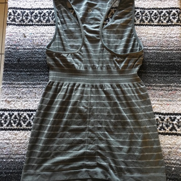 Lululemon Empire Waist Seamless Run Tank Top - Picture 2 of 5